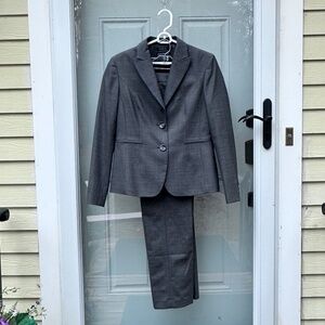 2 Piece Women’s Suit - fine gray plaid. Blazer size 6, pants. Size 6P
